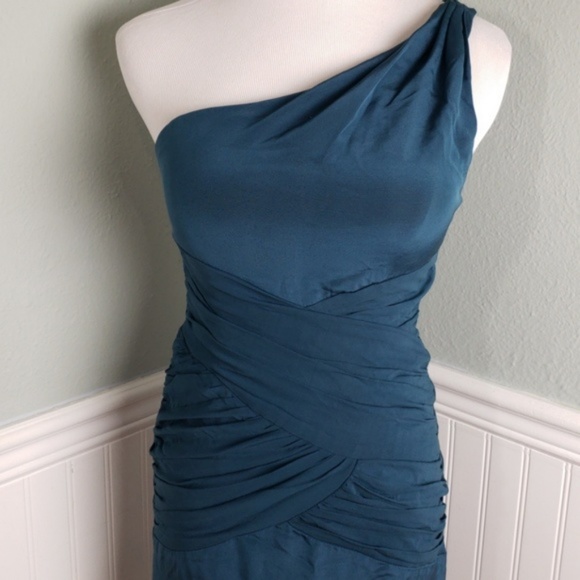 Nicole Miller Grecian One Shoulder Fitted Dress - Picture 2 of 7